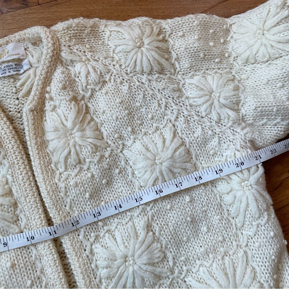 Vintage Cream Flower Textured 100% Wool Duster Long Open Cardigan size Medium - Picture 9 of 12